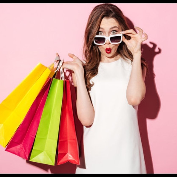 Meet your Posher, Lena - Picture 1 of 1